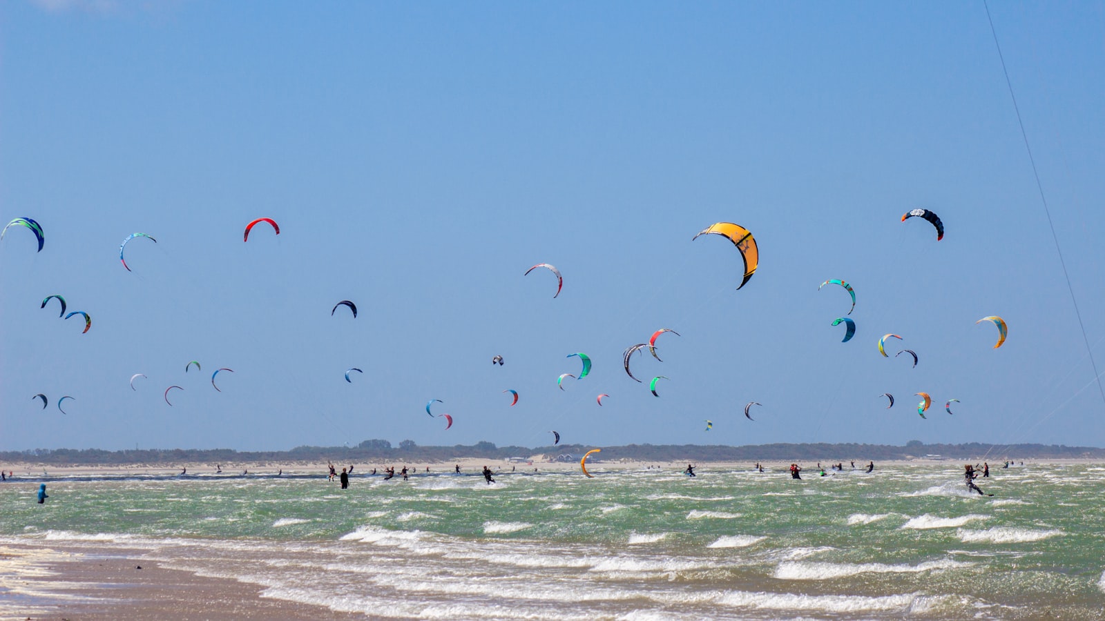 Kitesurf en Méditerranée, illustration du spot de l'Almanarre